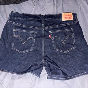 Levi shorts denim size 31